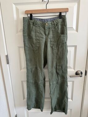 Athleta Low-Waisted Green Adjustable Lightweight Pants
